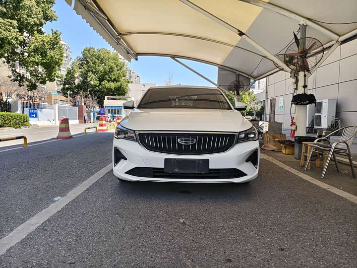 Emgrand 2022 1.5L - CVT - 25,000 km - Image 2
