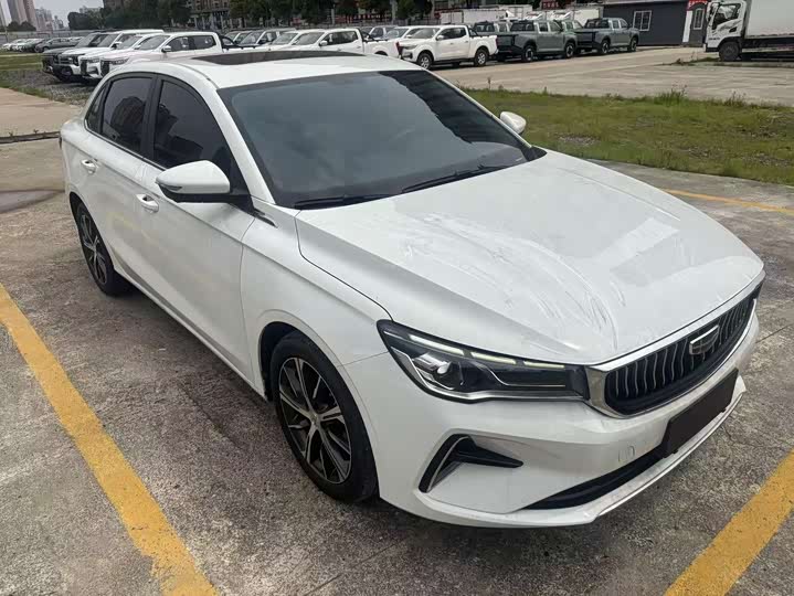 Emgrand 2022 1.5L - CVT - 41,000 km - Image 1