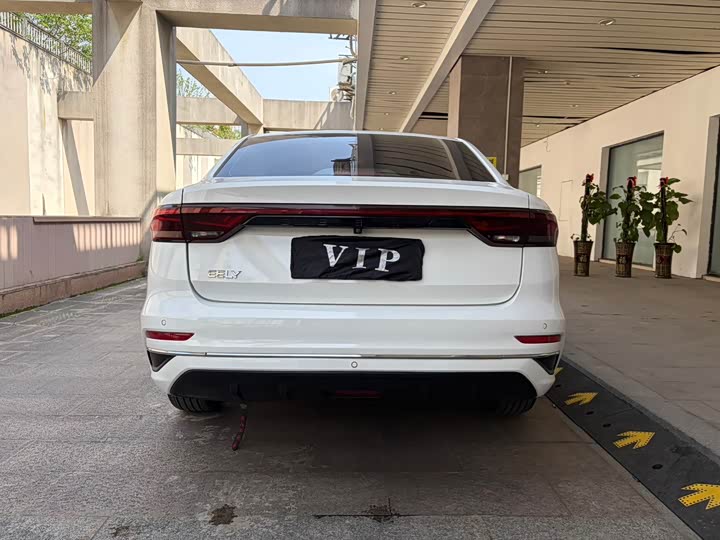 Emgrand 2022 1.5L - CVT - 38,800 km - Image 11