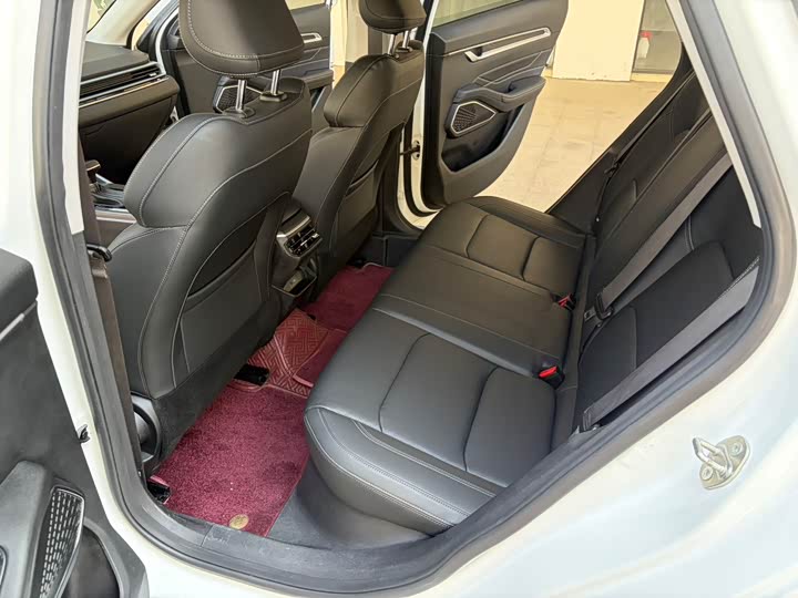 Emgrand 2022 1.5L - CVT - 38,800 km - Image 8