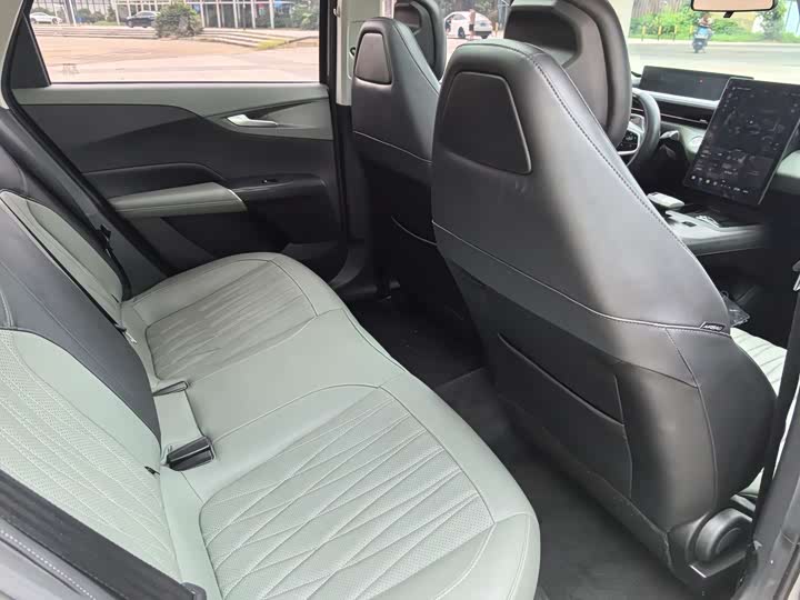 Lamore 2023 1.5T - Automatic - 30,000 km - Image 11