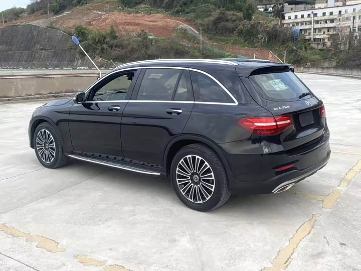 GLC 2018 GLC 260 1.5T - Automatic - 130,000 km - Image 4