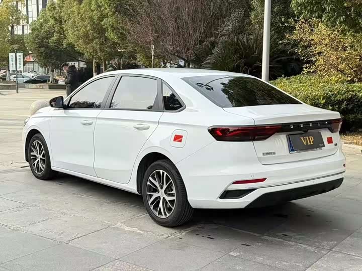 Emgrand 2022 1.5L - CVT - 28,000 km - Image 8