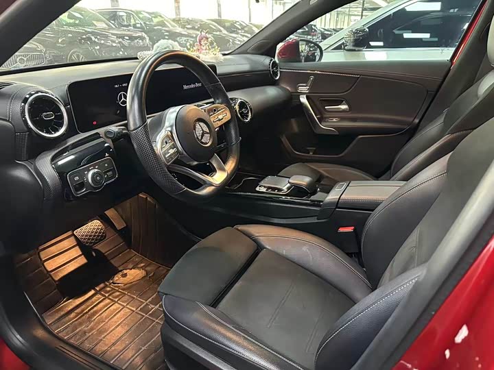 A-Class 2019 A 200 L 1.3T - Automatic - 42,000 km - Image 10