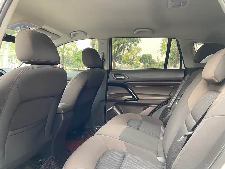 GS4 2017 GS4 200T - Automatic - 88,000 km - Image 5