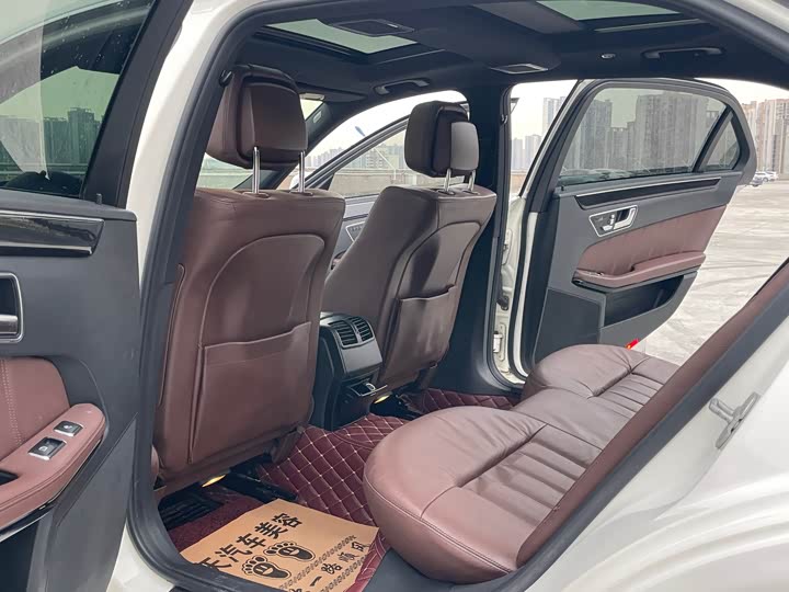 E-Class 2014 E 260 L 1.5T - Automatic - 160,000 km - Image 9