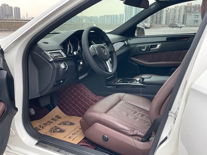 E-Class 2014 E 260 L 1.5T - Automatic - 160,000 km - Image 8
