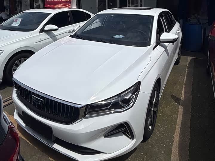 Emgrand 2022 1.5L - CVT - 31,000 km - Image 1