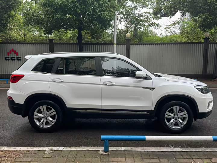 CS75 2019 CS75 280T - Manual - 115,000 km - Image 5