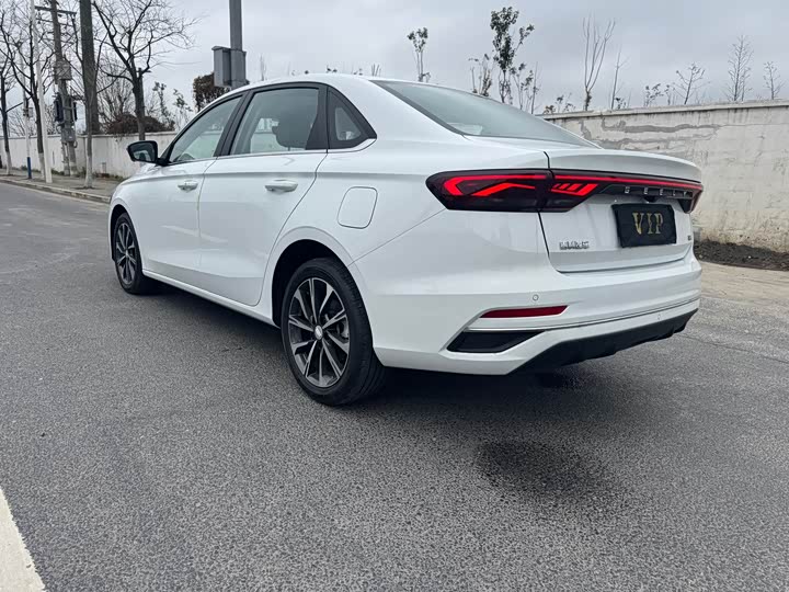 Emgrand 2022 1.5L - CVT - 28,000 km - Image 8