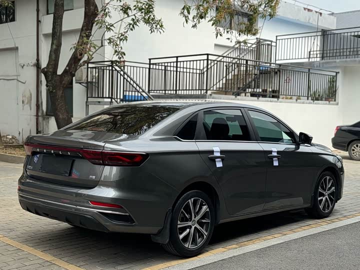 Emgrand 2022 1.5L - CVT - 18,000 km - Image 12