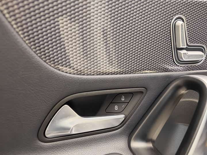 A-Class 2021 A 200 L 1.3T - Automatic - 83,500 km - Image 8