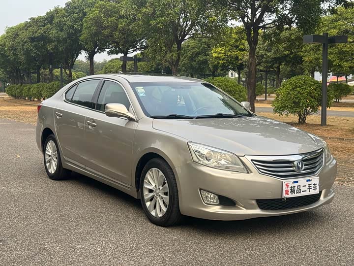 Raeton 2014 1.8T - Automatic - 100,000 km - Image 1