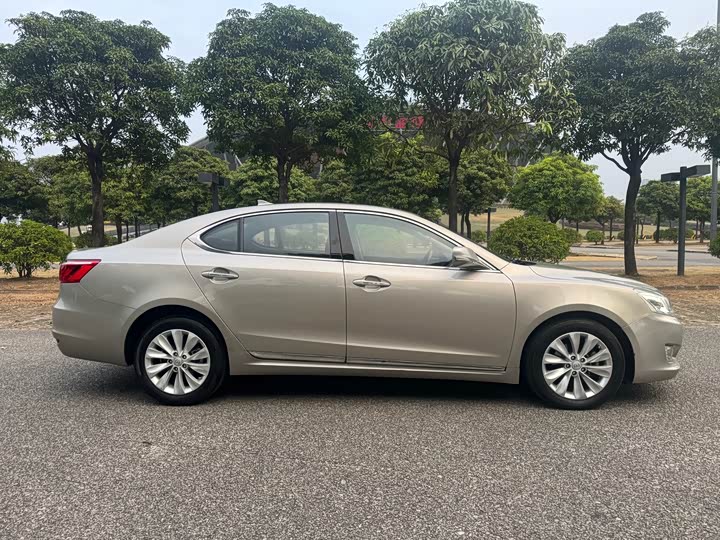Raeton 2014 1.8T - Automatic - 100,000 km - Image 5