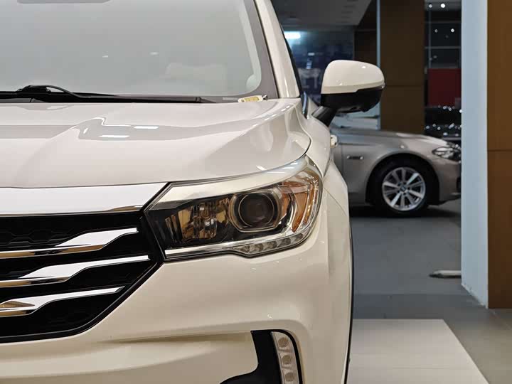 GS4 2017 GS4 235T - Automatic - 66,000 km - Image 2