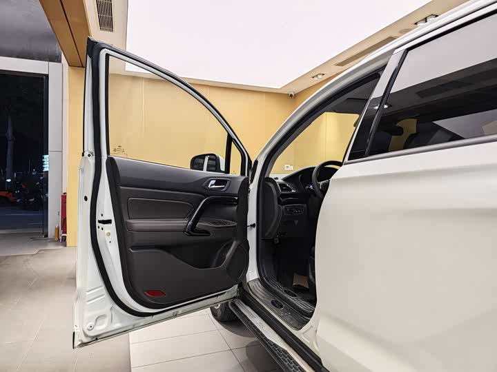 GS4 2017 GS4 235T - Automatic - 66,000 km - Image 7