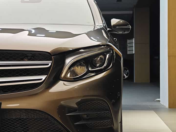 GLC 2017 GLC 260 1.5T - Automatic - 152,000 km - Image 2