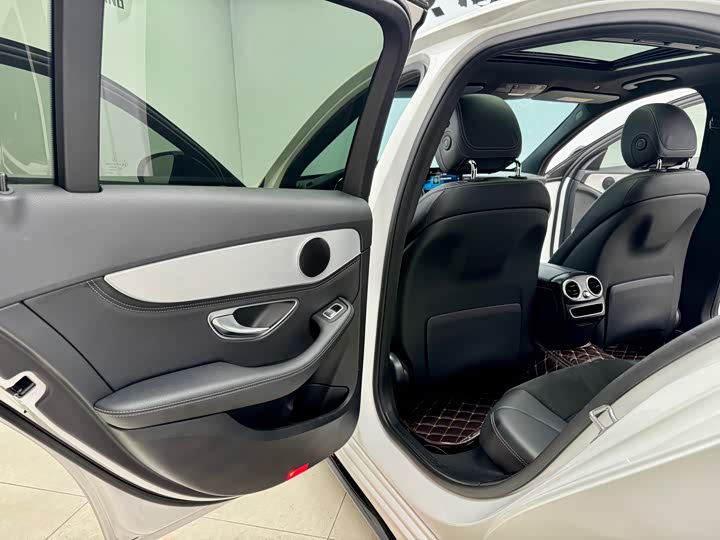 C-Class 2020 C 260 1.5T - Automatic - 50,000 km - Image 11