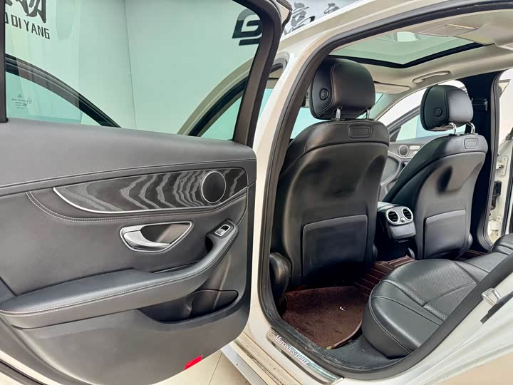 C-Class 2018 C 200 L 1.3T - Automatic - 100,000 km - Image 11