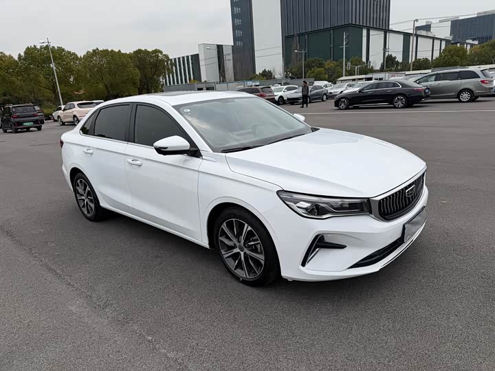 Emgrand 2022 1.5L - CVT - 30,000 km - Image 3