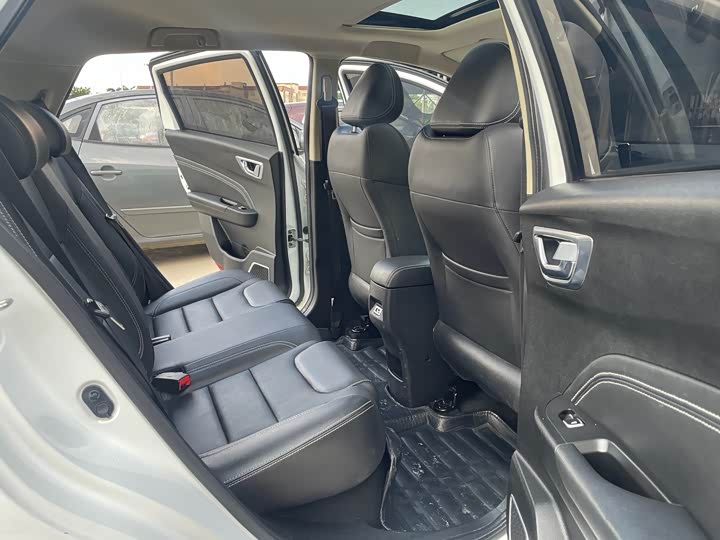 Vision X3 2017 Vision X3 1.5L - Automatic - 49,000 km - Image 11