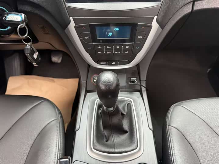 GS5 2013 1.8T - Manual - 117,000 km - Image 10