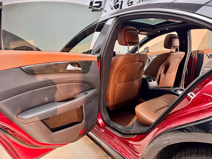 CLS 2015 S 320 2.0T - Automatic - 100,000 km - Image 9