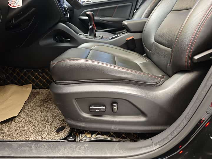 CS75 2014 2.0L - Manual - 128,000 km - Image 10