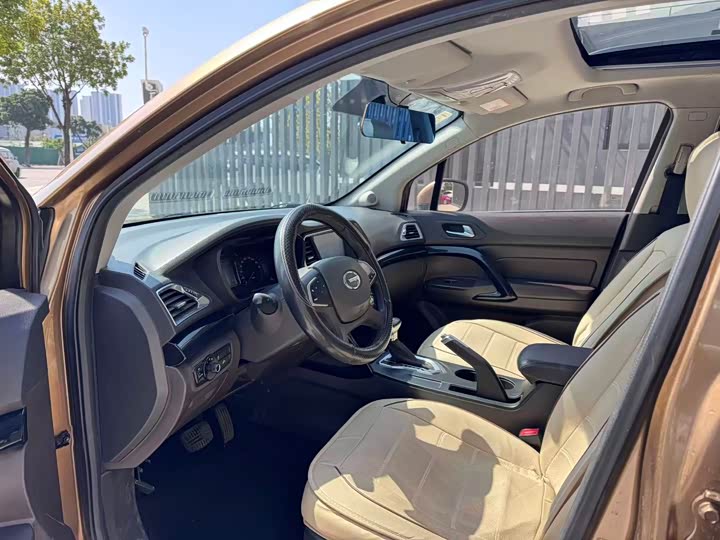GS4 2015 GS4 200T - Automatic - 105,000 km - Image 4