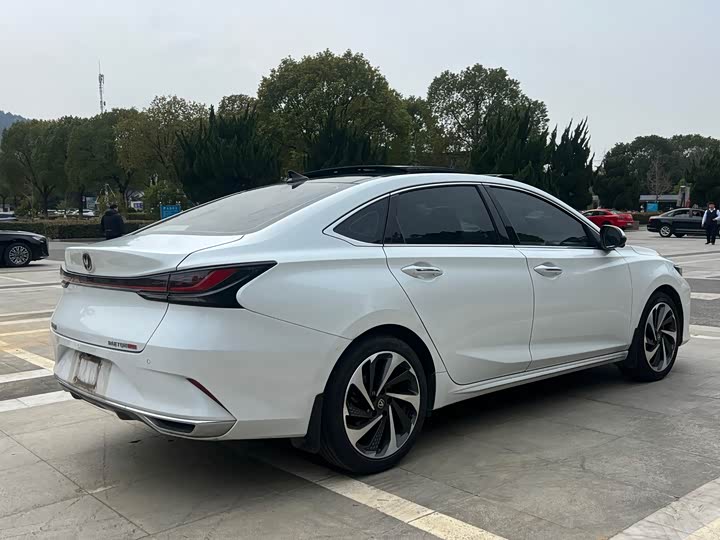 Raeton CC 2023 1.5T - Automatic - 34,000 km - Image 8