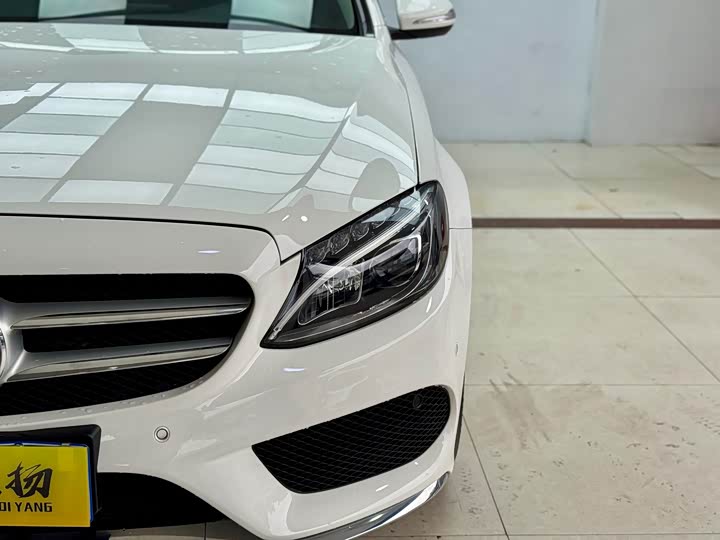 C-Class 2017 C 200 L 1.3T - Automatic - 80,000 km - Image 4