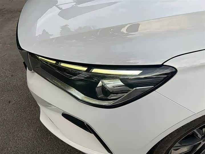 Emgrand 2022 1.5L - CVT - 32,000 km - Image 3