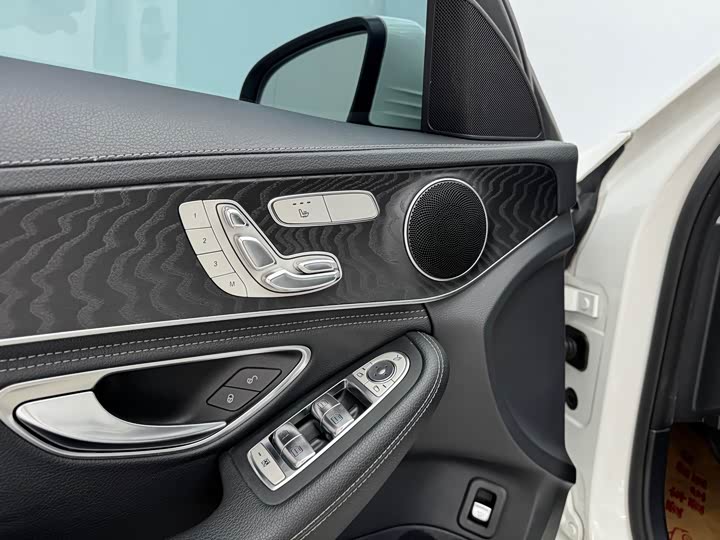 C-Class 2020 C 260 L 1.5T - Automatic - 100,000 km - Image 9