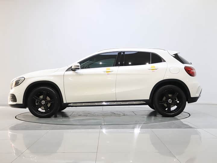 GLA 2019 GLA 200 1.3T - Automatic - 83,000 km - Image 2