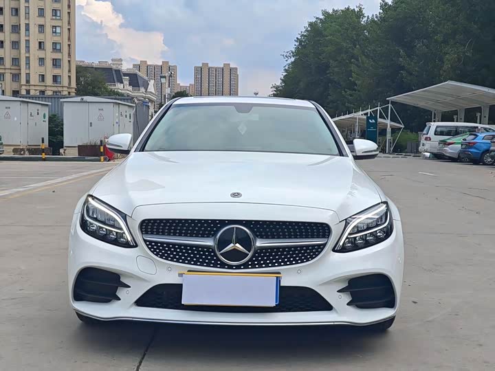 C-Class 2020 C 200 L 1.3T - Automatic - 40,000 km - Image 1
