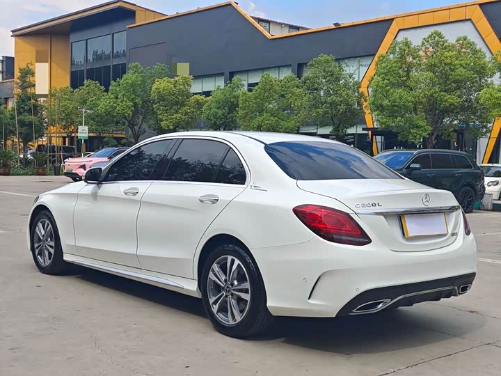 C-Class 2020 C 200 L 1.3T - Automatic - 40,000 km - Image 8