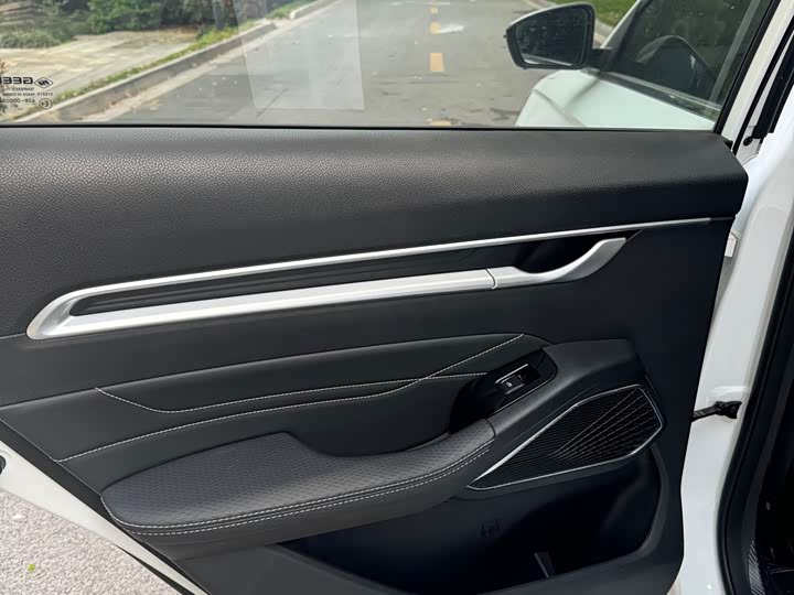 Emgrand 2022 1.5L - CVT - 30,000 km - Image 7