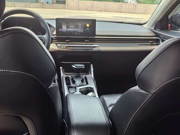 Emgrand 2022 1.5L - CVT - 44,000 km - Image 5