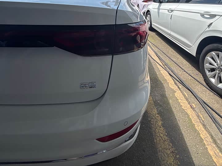 Emgrand 2022 1.5L - CVT - 31,000 km - Image 6