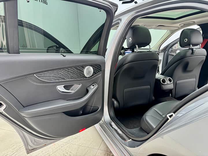 C-Class 2015 C 200 L 1.3T - Automatic - 60,000 km - Image 11