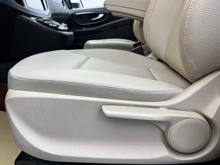 Vito 2016 2.0T 2.0T - Automatic - 66,000 km - Image 6