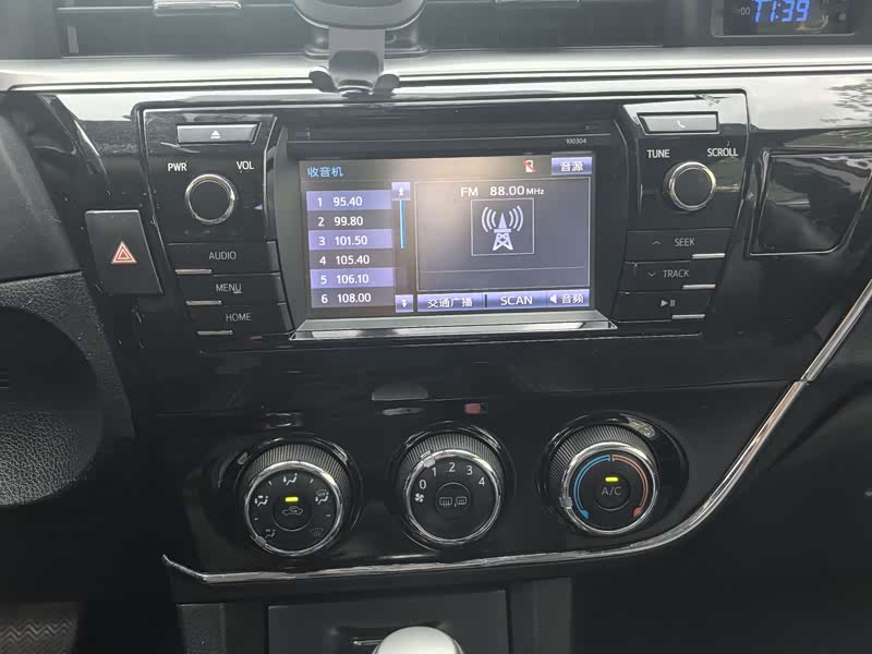 Corolla 2014 1.6L - CVT - 106,170 km - Image 15