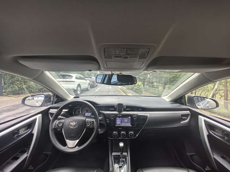 Corolla 2014 1.6L - CVT - 106,170 km - Image 12