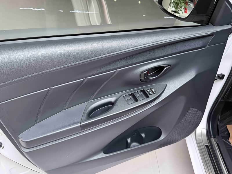 Yaris L 2017 - CVT - 30,000 km - Image 5